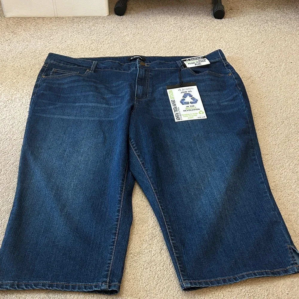 NWT Djeans Recycled Denim Pedal Pusher Plus 22W - Picture 2 of 5